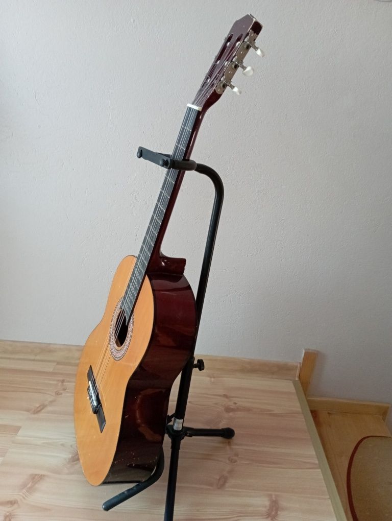 Gitara klasyczna.