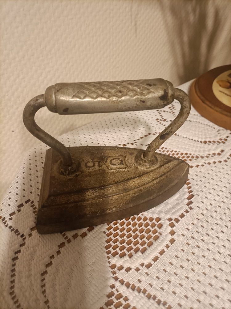 Stare zabytkowe żeliwne żelazko -Cast iron sad Stell
