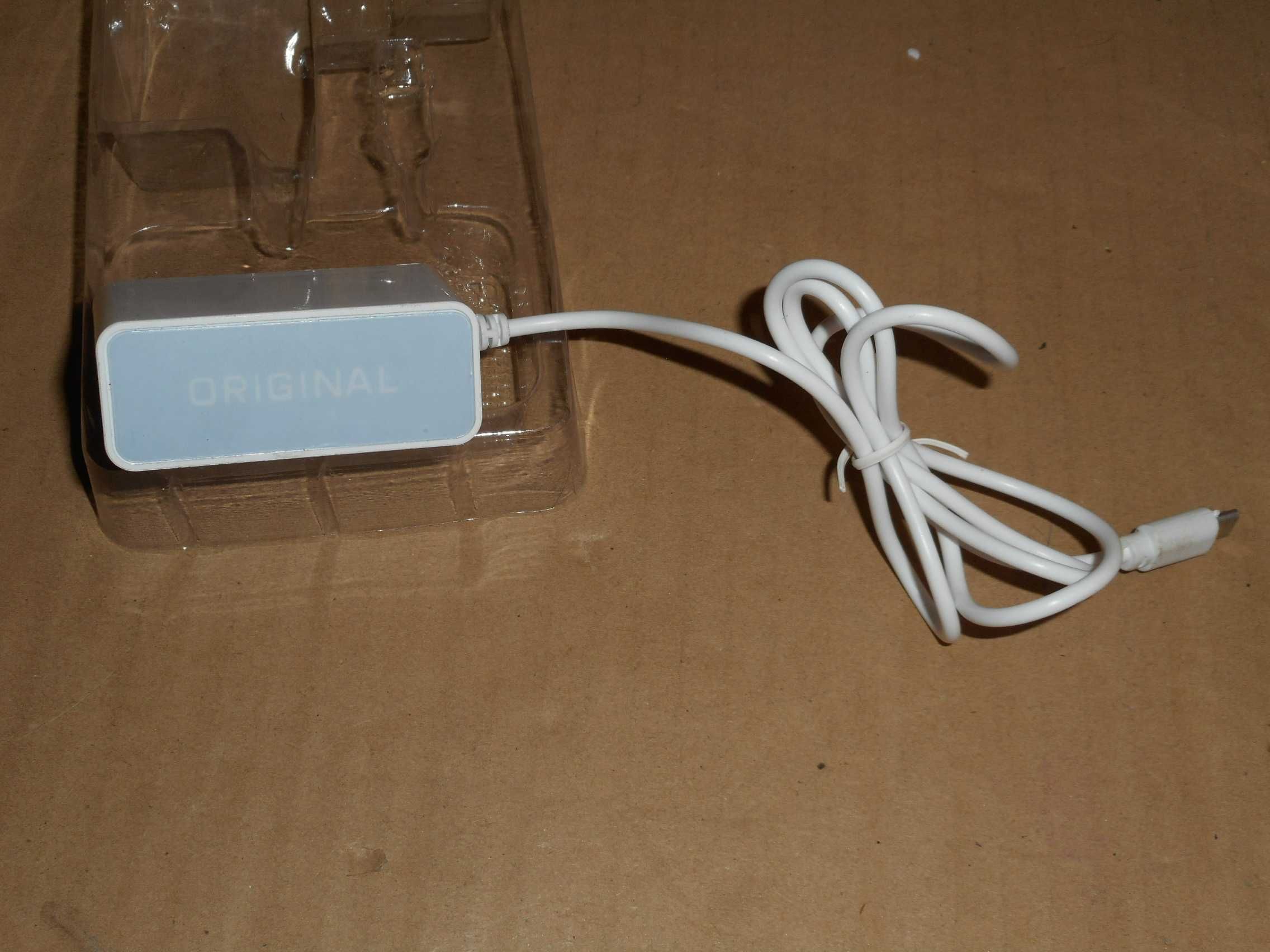 Адаптер на 2 USB+шнур V8 microUSB струм 2,1 A
