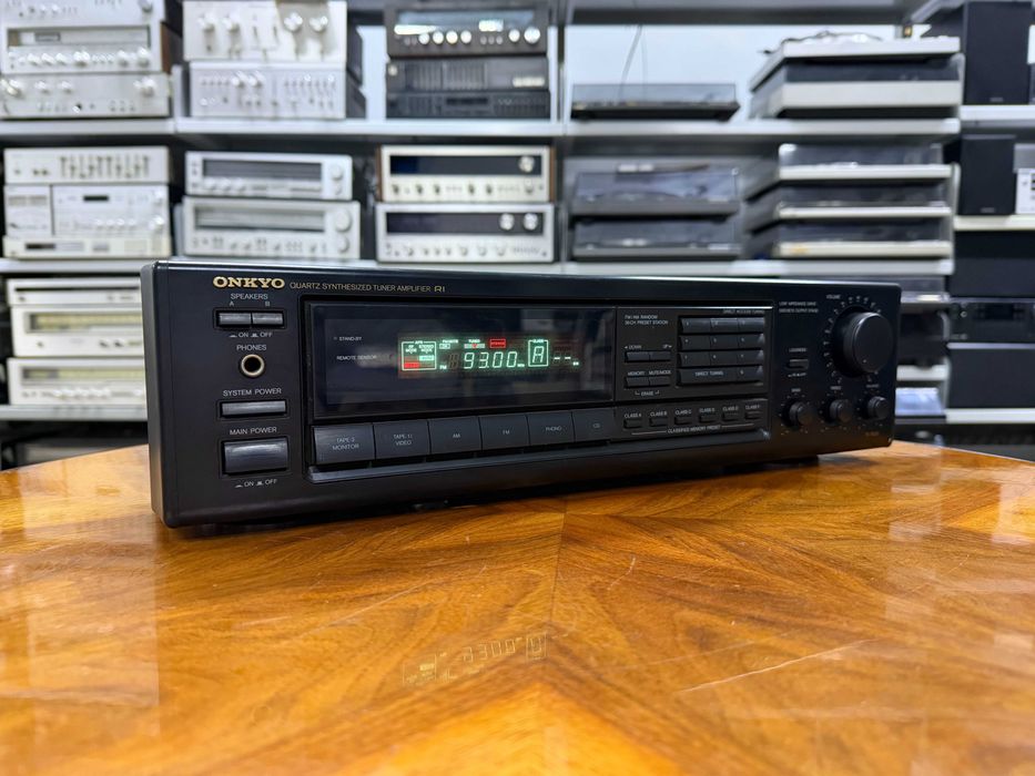 Amplituner Onkyo TX-7820 Audio Room