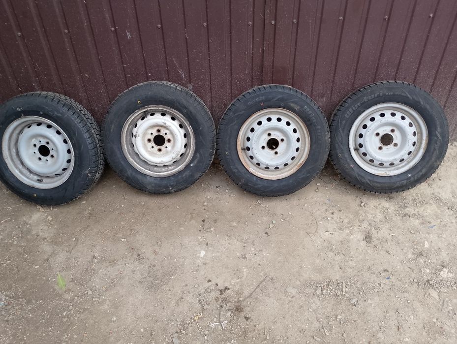 Продам шини нові