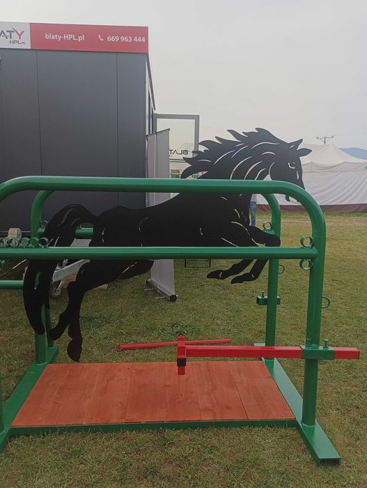 Poskrom klatka do podkuwania koni