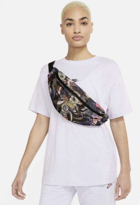 Сумка на пояс Nike Heritage,новая, оригинал.