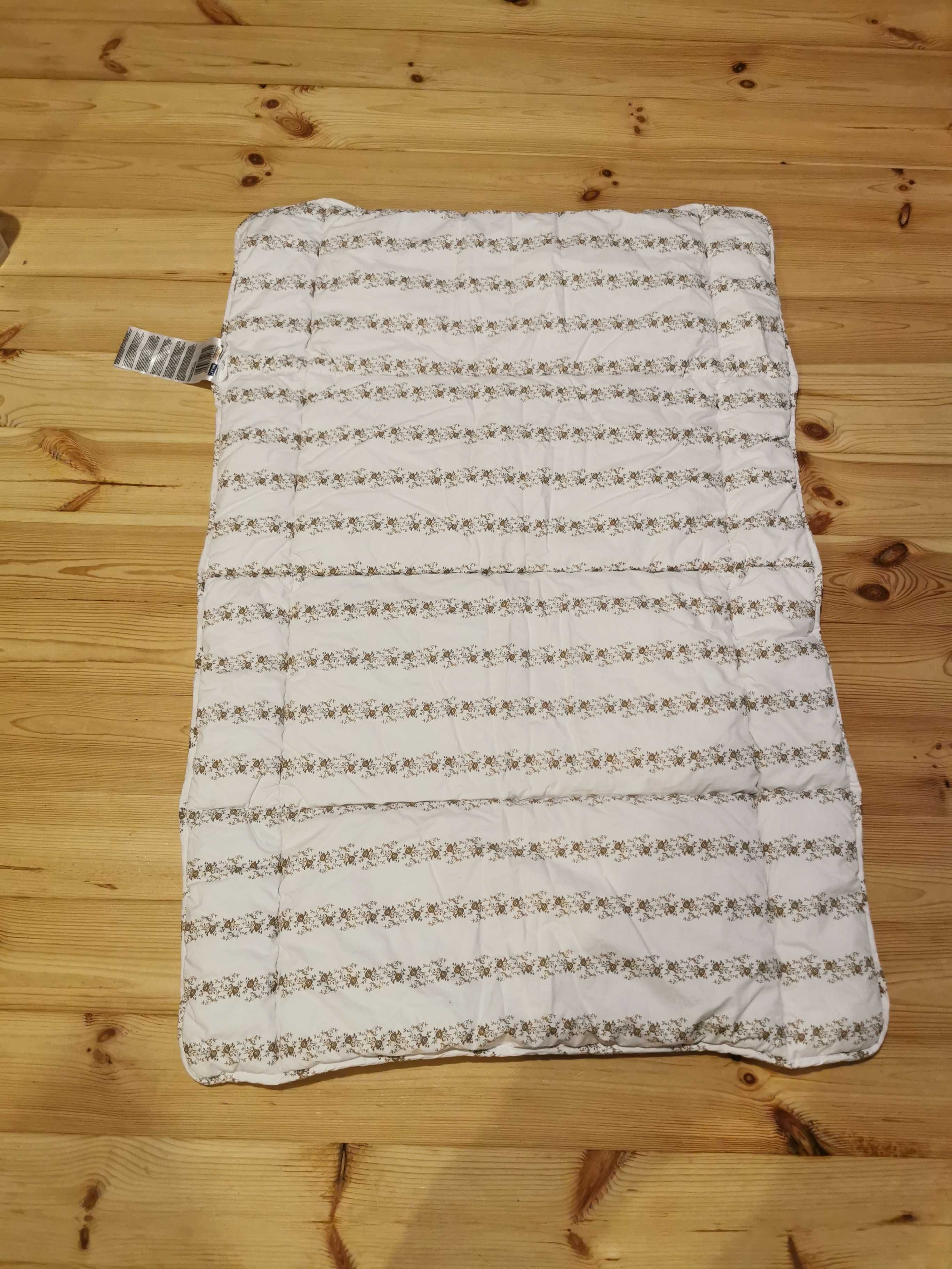 Zestaw kołdra 90x130 + poduszka 50x60 + 1 komplety pościeli