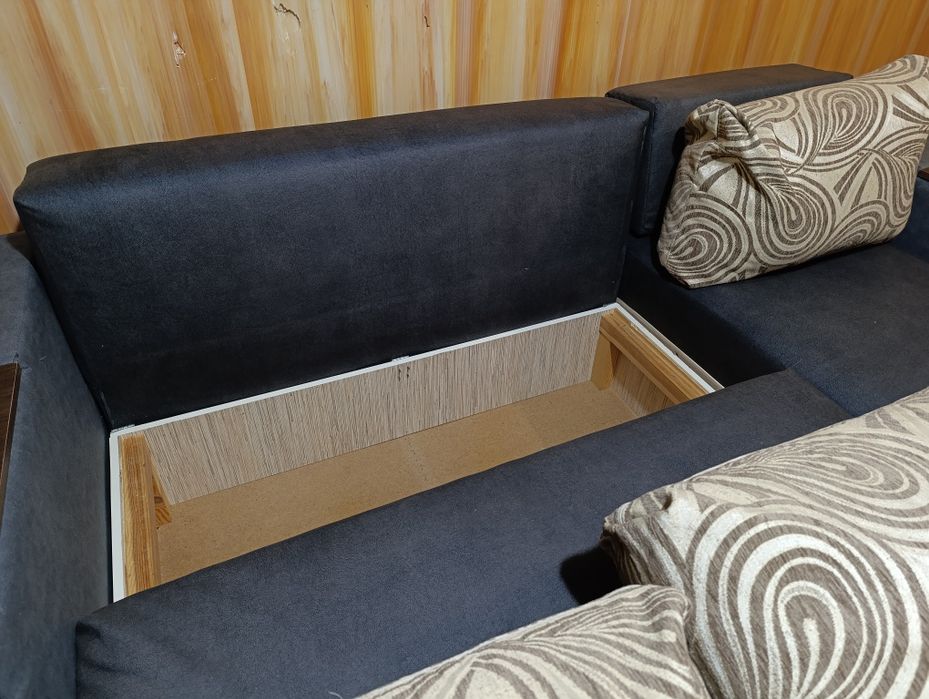 Продам угловой диван.