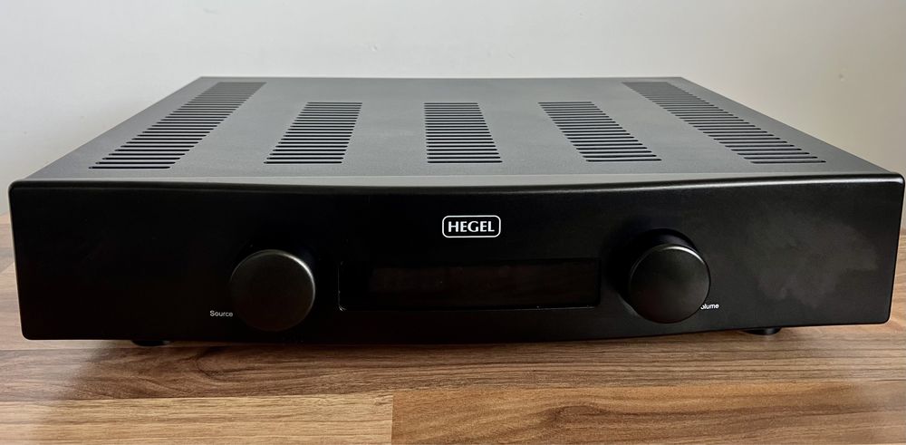 Hegel H80 + Arcam rBlink