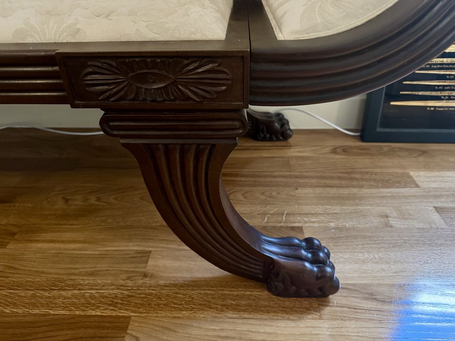 Canapé Luís XV clássico