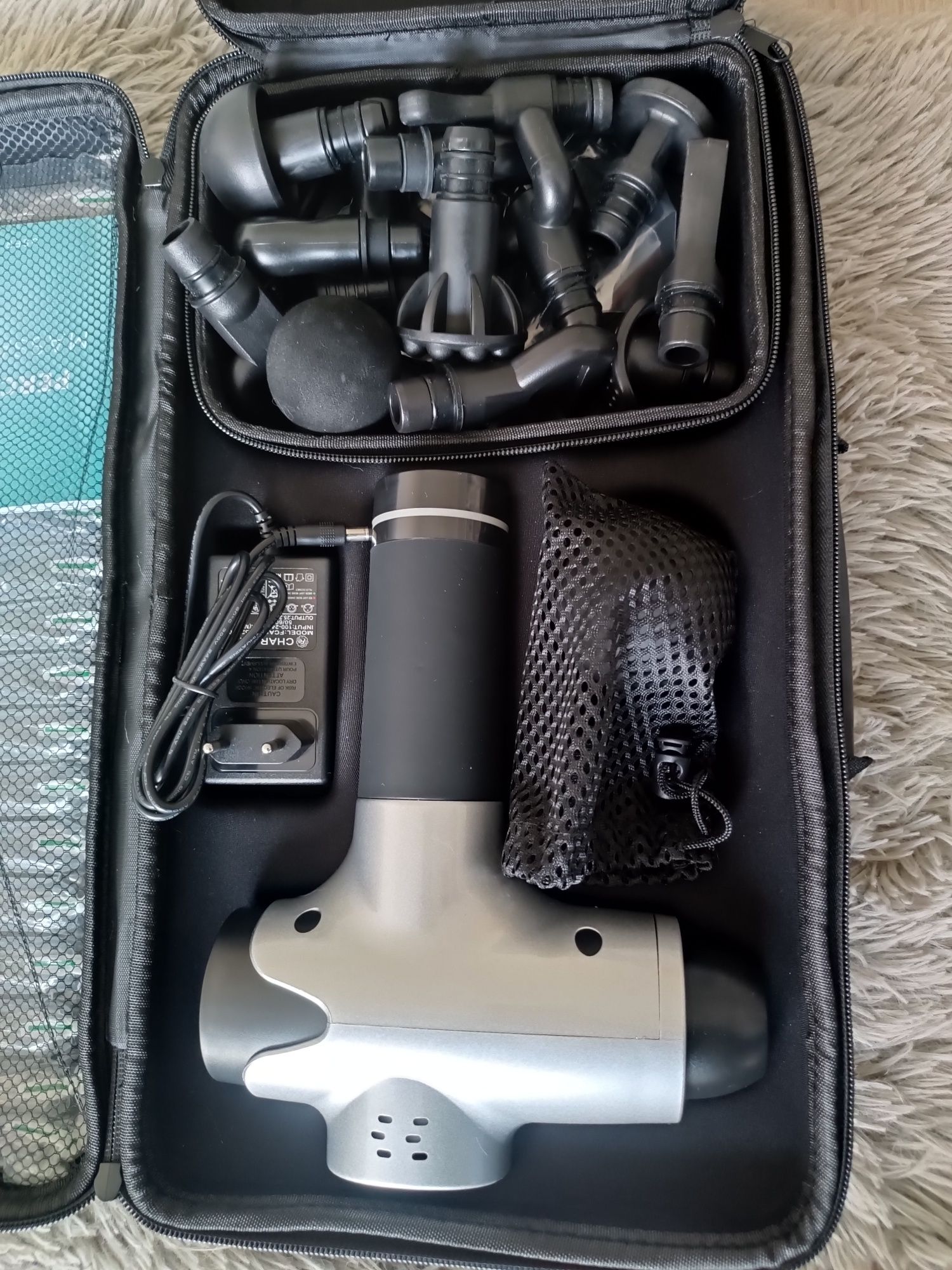 Pistola de massagens com acessórios e bola libertação miofascial
