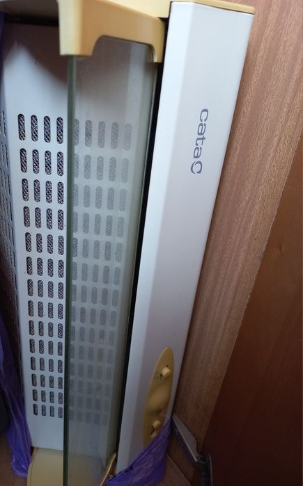 Витяжка настенная Cata