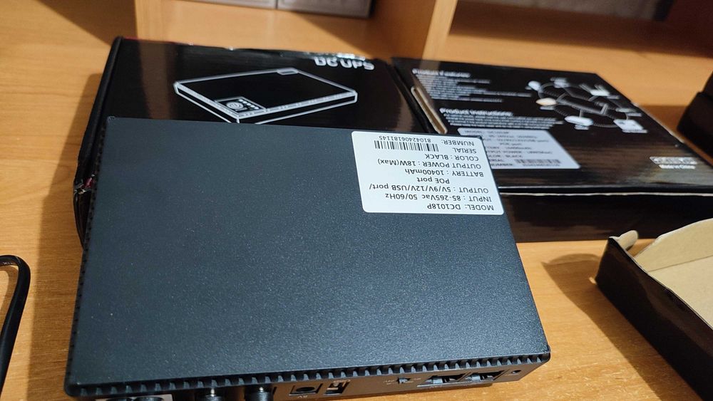 ДБЖ(бесперебойник питания) или UPS для роутера.