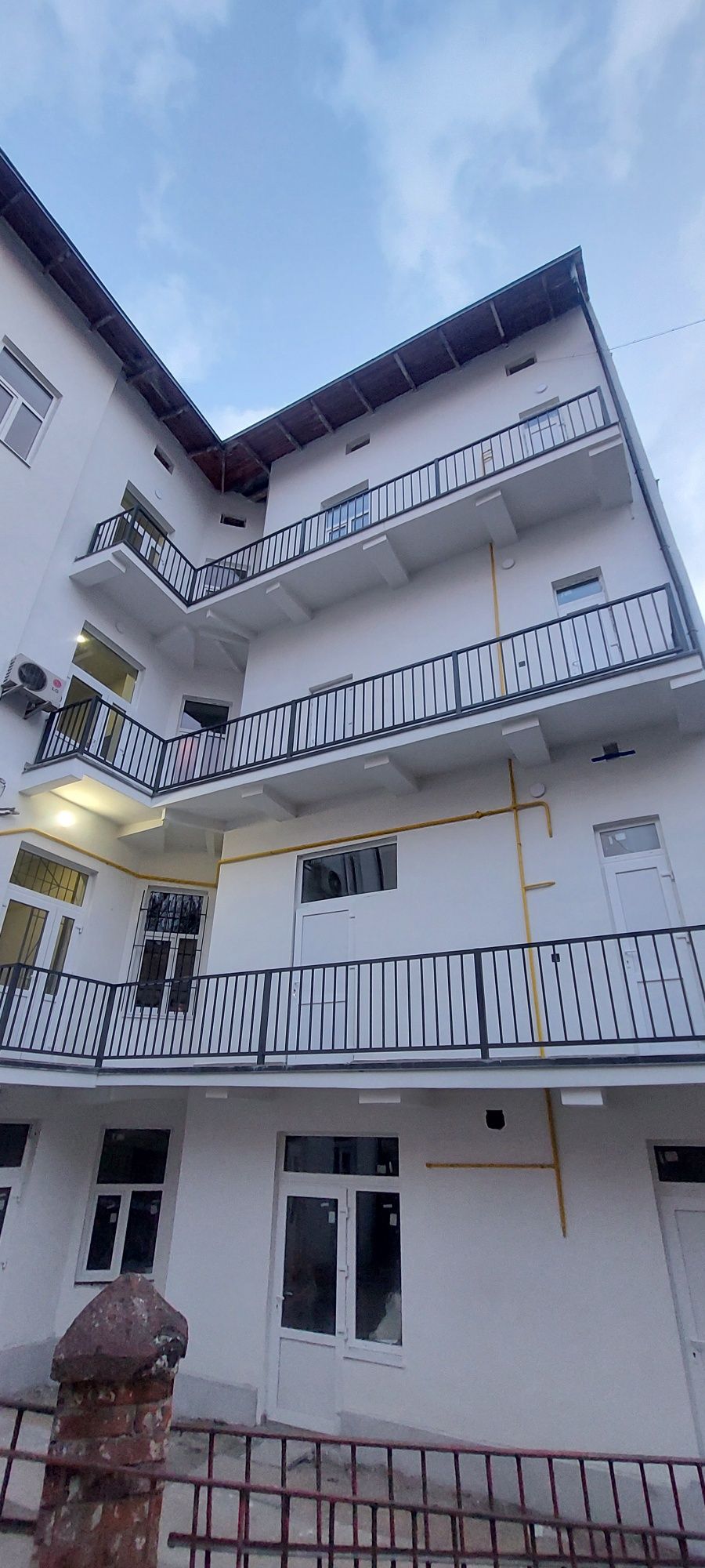 Нежитлова будівля в оренду в центрі Львова на 14 кабінетів, 488,7 м2.