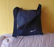 Oryginalna torebka na ramię Nike
