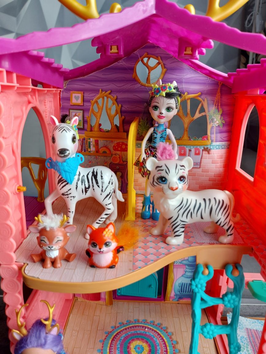 Domek jelonków enchantimals plus duzy tygrys, zebra, lalki