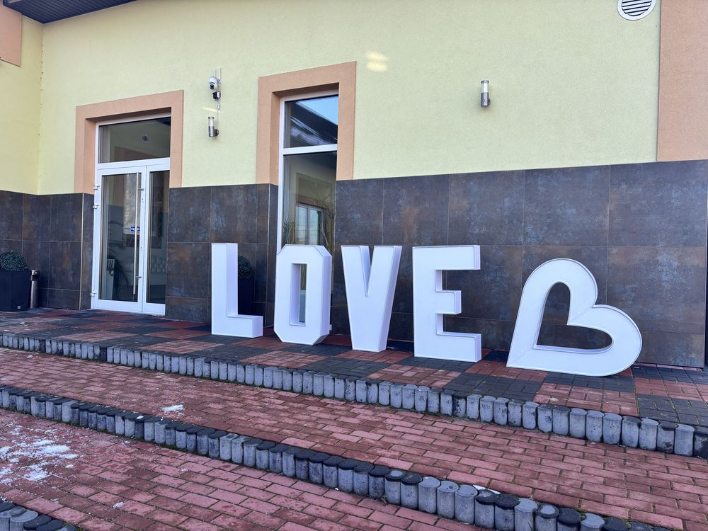 Napis LOVE serce barwa ciepla led wesele rocznica event