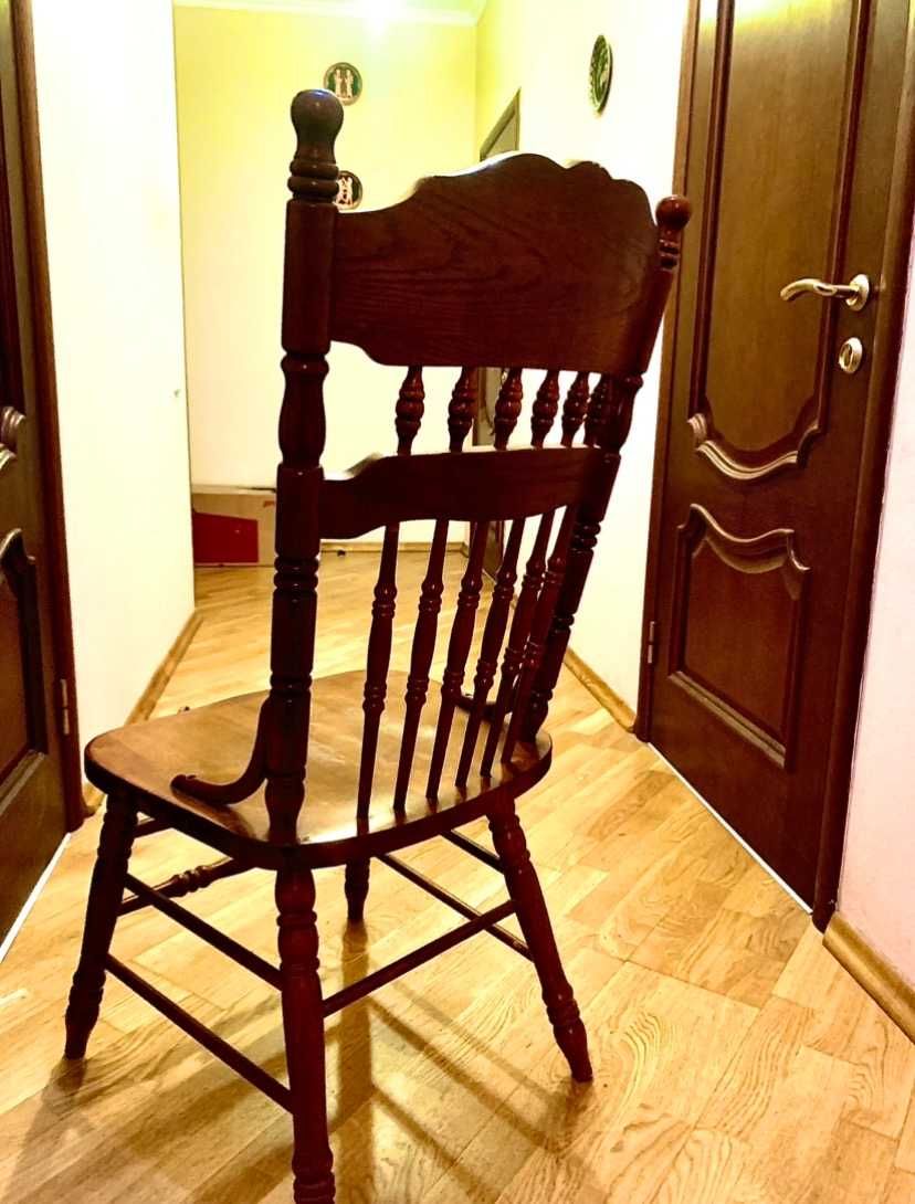 Продам 4-ро стільців