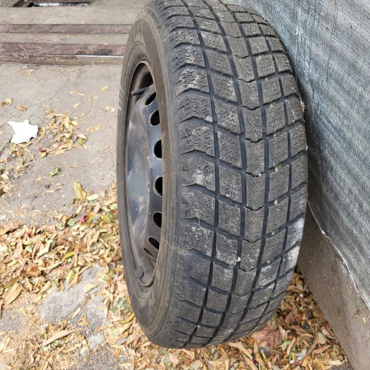 Зимові шини з дисками 205/65 r16c trafic, vivaro , primastar.