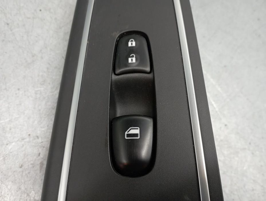 Comando / botão / interruptor vidros frente direito NISSAN Micra V (K1