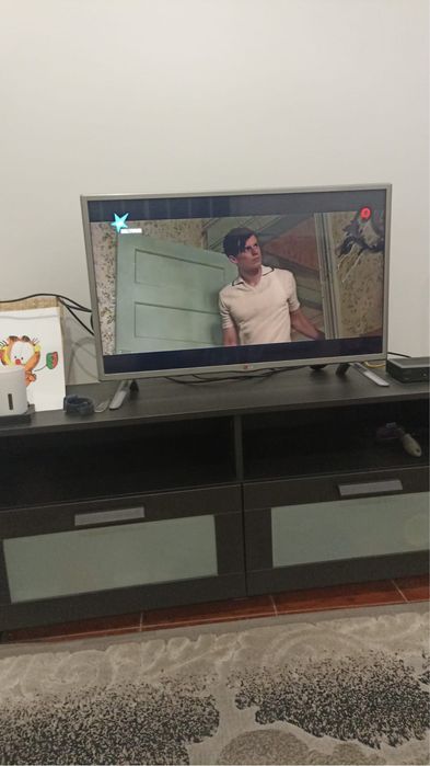 Móvel de TV c/ gavetas