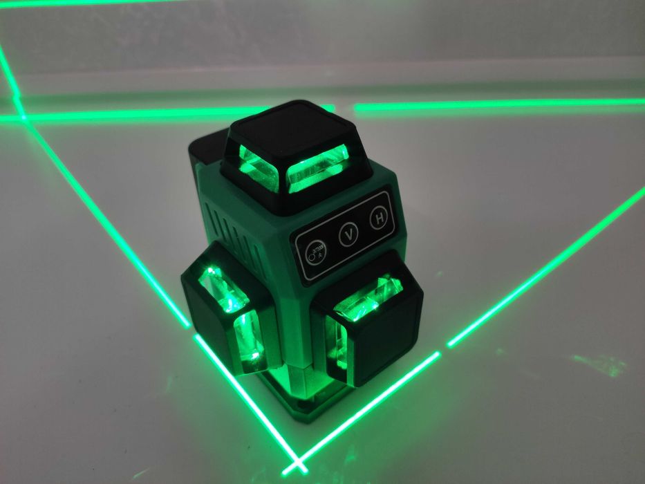 Лазерний рівень. 4 лінії