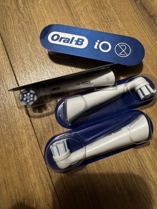 Cztery końcówki Oral B gentle care