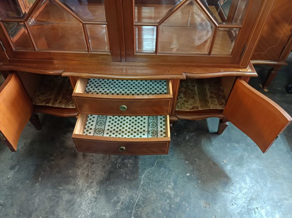 Armário Vitrine séc XX