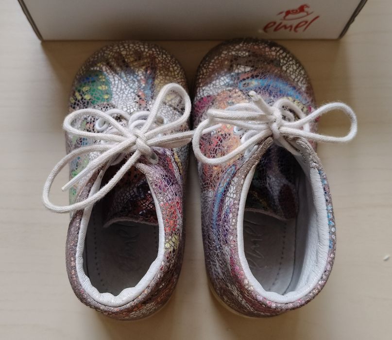 Emel 22 dla dziewczynki na jesień