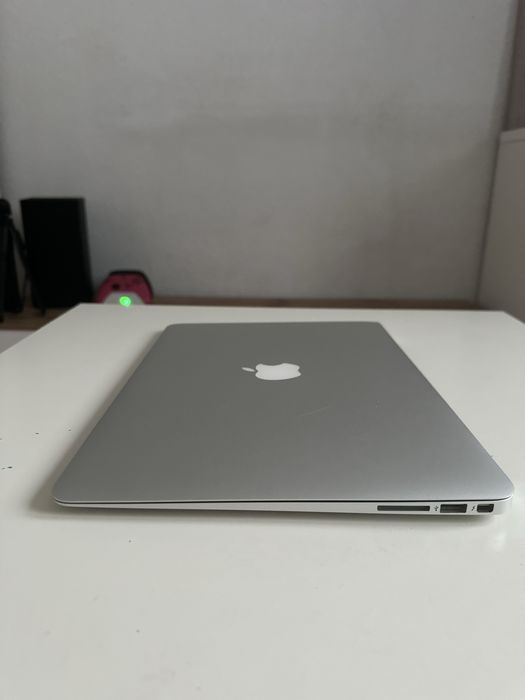 MacBook Air 13” (Early 2015) – lekki, niezawodny i gotowy do pracy