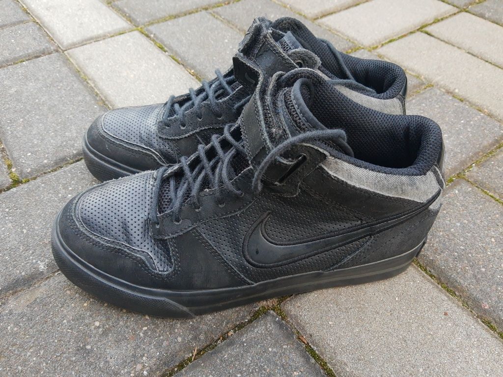 Buty Nike rozmiar 35,5 wiosna-jesień