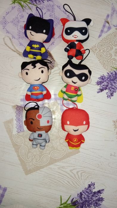 Mini figuras de super-heróis coleção McDonald's