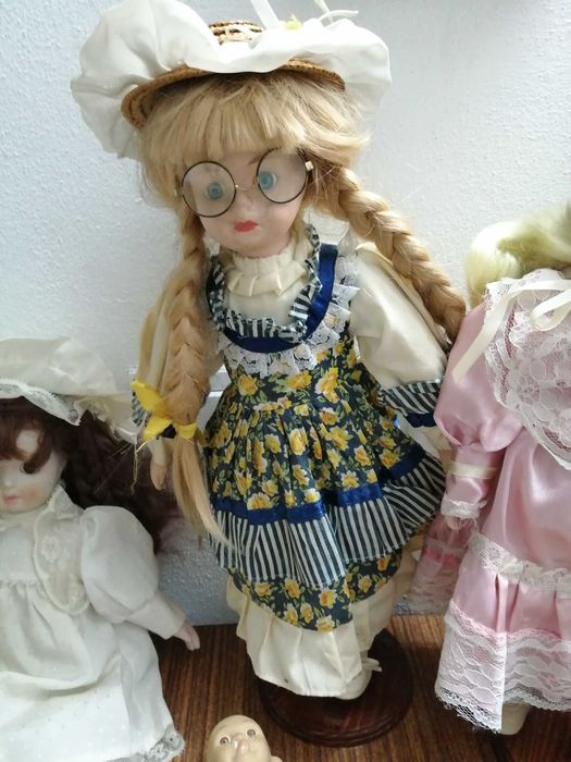 Bonecas porcelana Varias