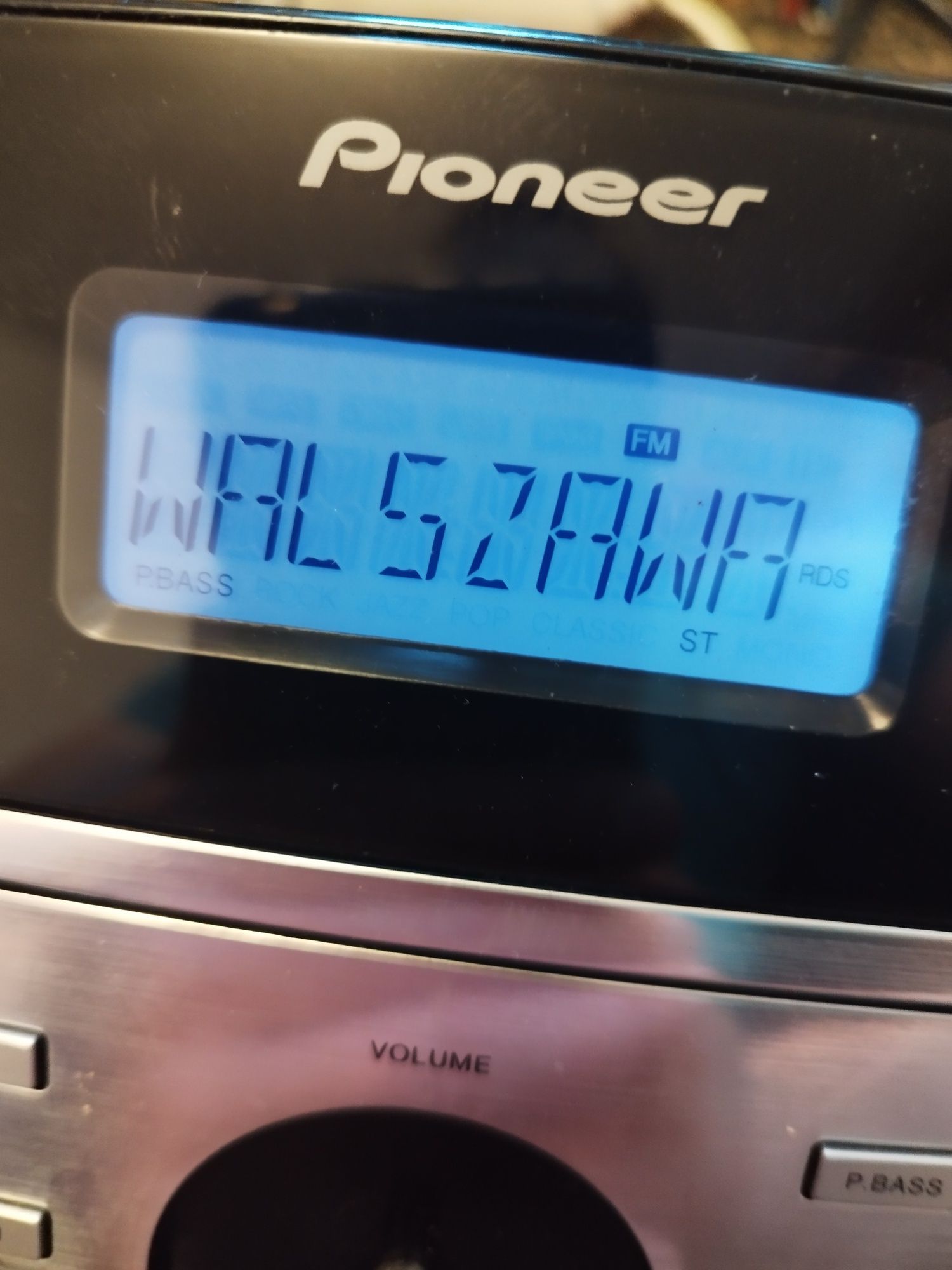 Wieże Pioneer XEM21V uszkodzoną