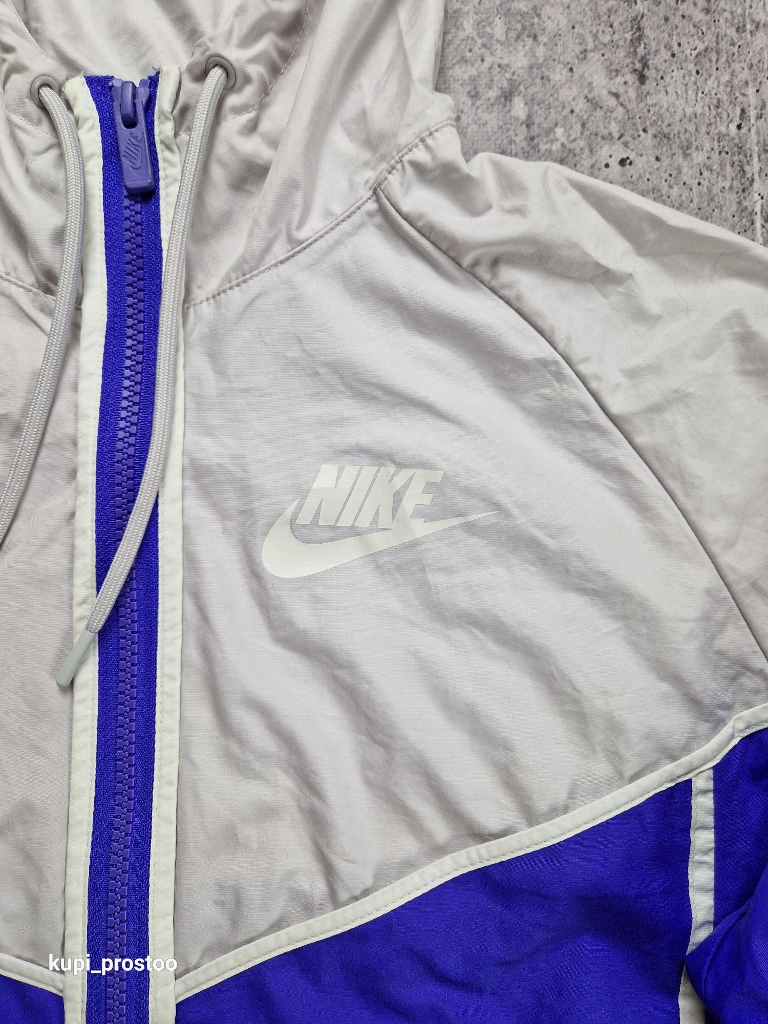 Жіноча куртка Windrunner Nike