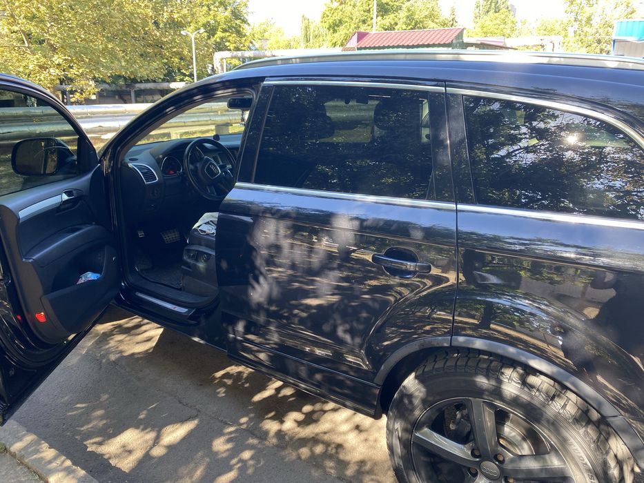 Продам Audi Q7 s-line 7- місць