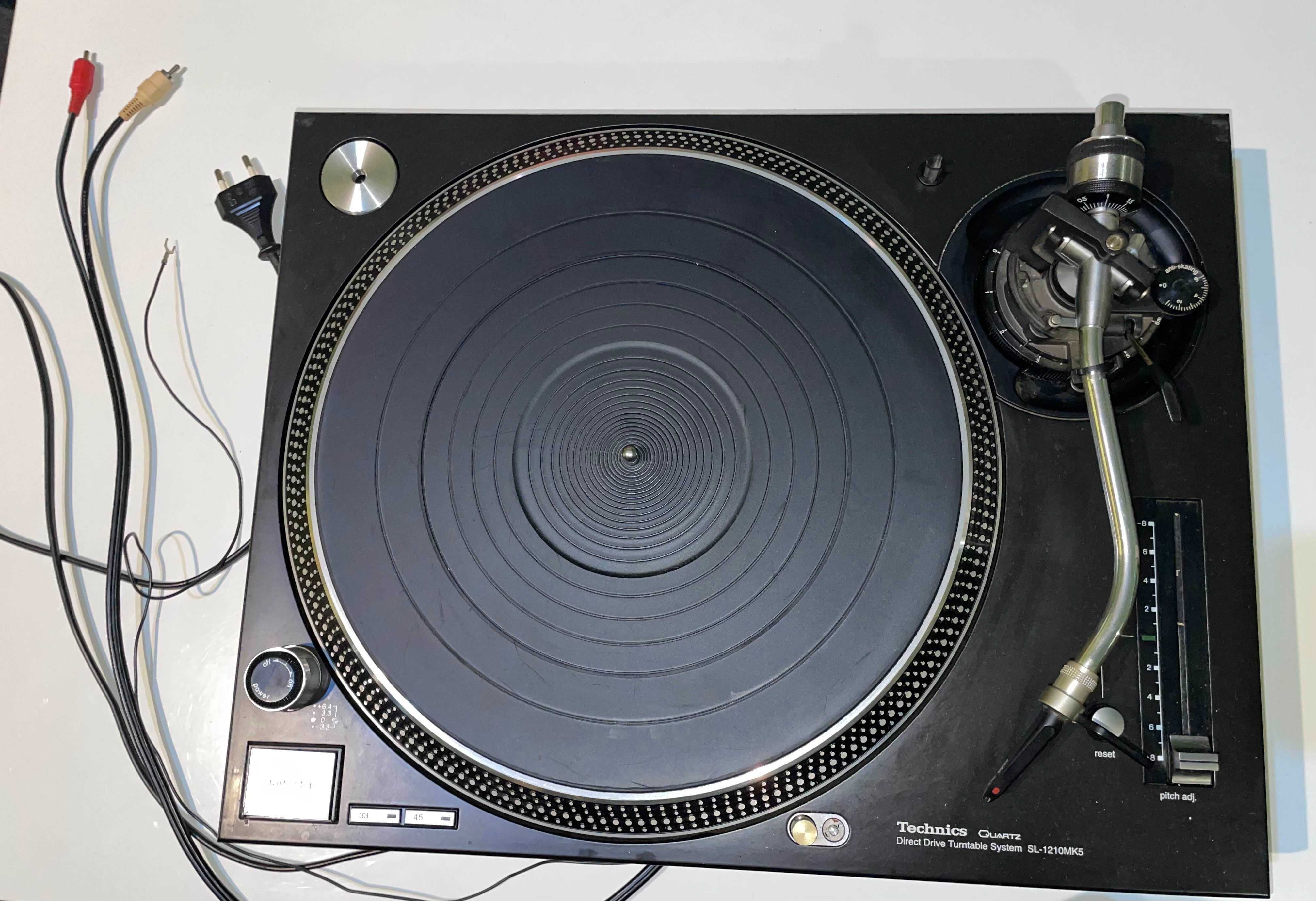 Technics Quartz Direct Drive Turntable System SL-1210MK5