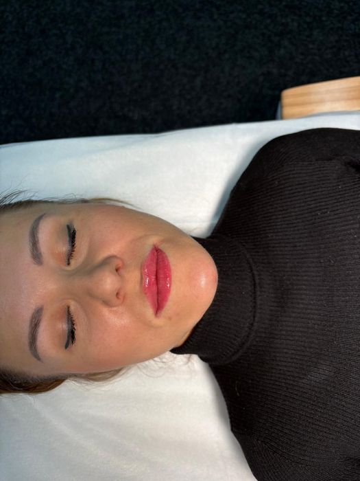 Пошук моделей на губи та ботокс