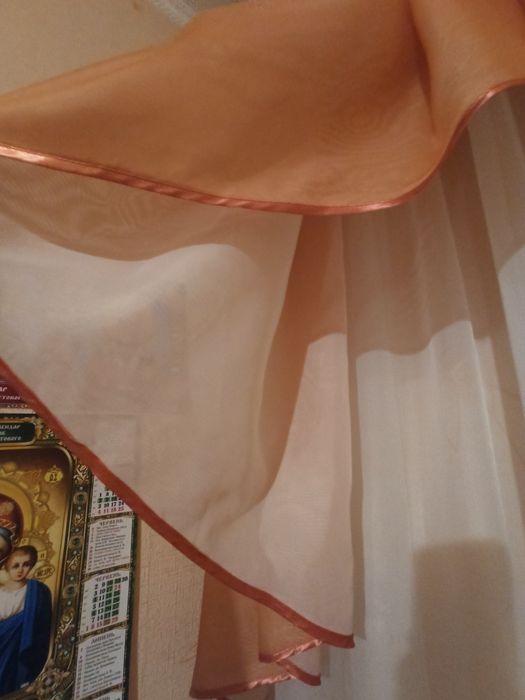 Ламбрекен на вікно