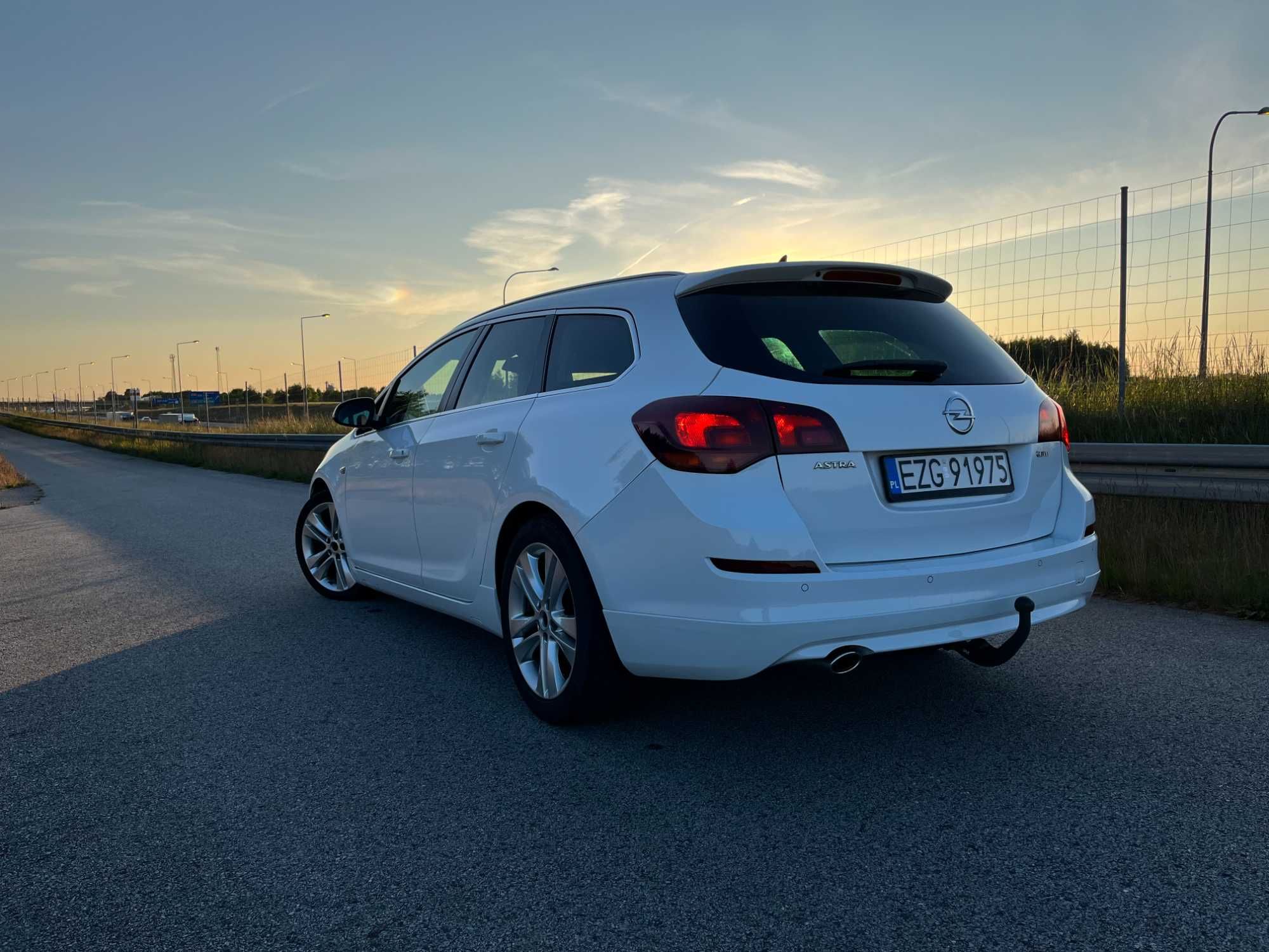 Opel Astra J OPC LINE dwumasa