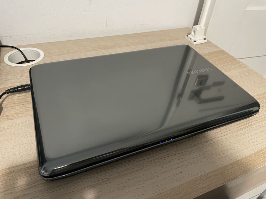 Laptop Samsung | Intel Core i3 | 3 GB RAM | Na części lub do naprawy