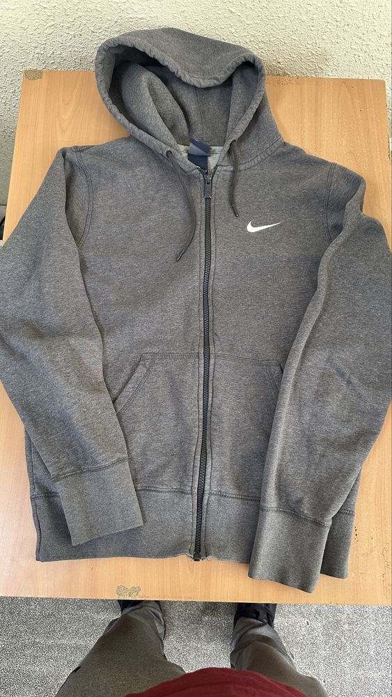 Продам кофту nike