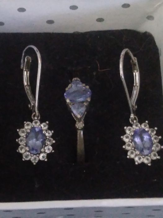 Продам серебряные комплект