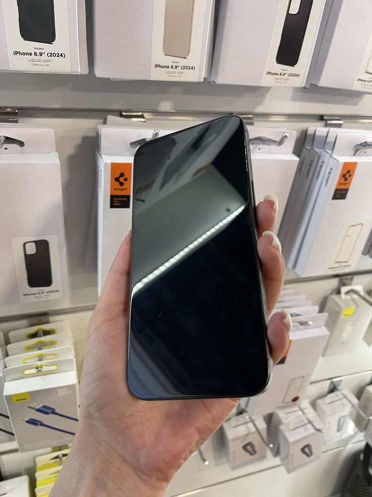 iPhone 15 Pro Max 256Gb black titanium - АКБ 88%, стан 5+