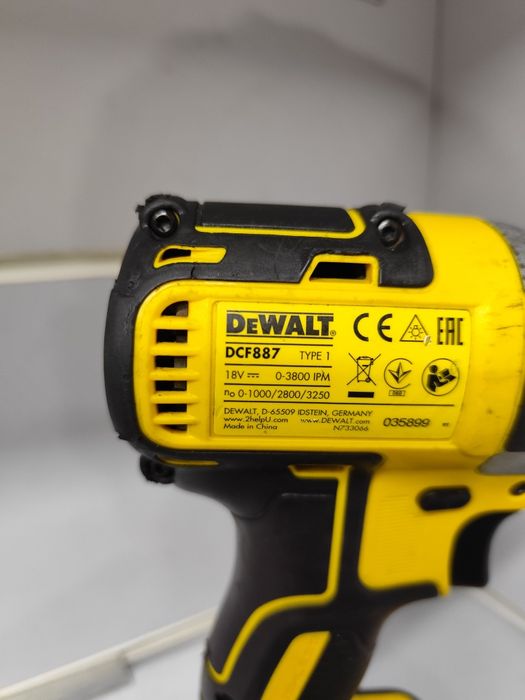 DeWal DCF 887 безщітковий акумуляторний імпакт Деволт оригінал