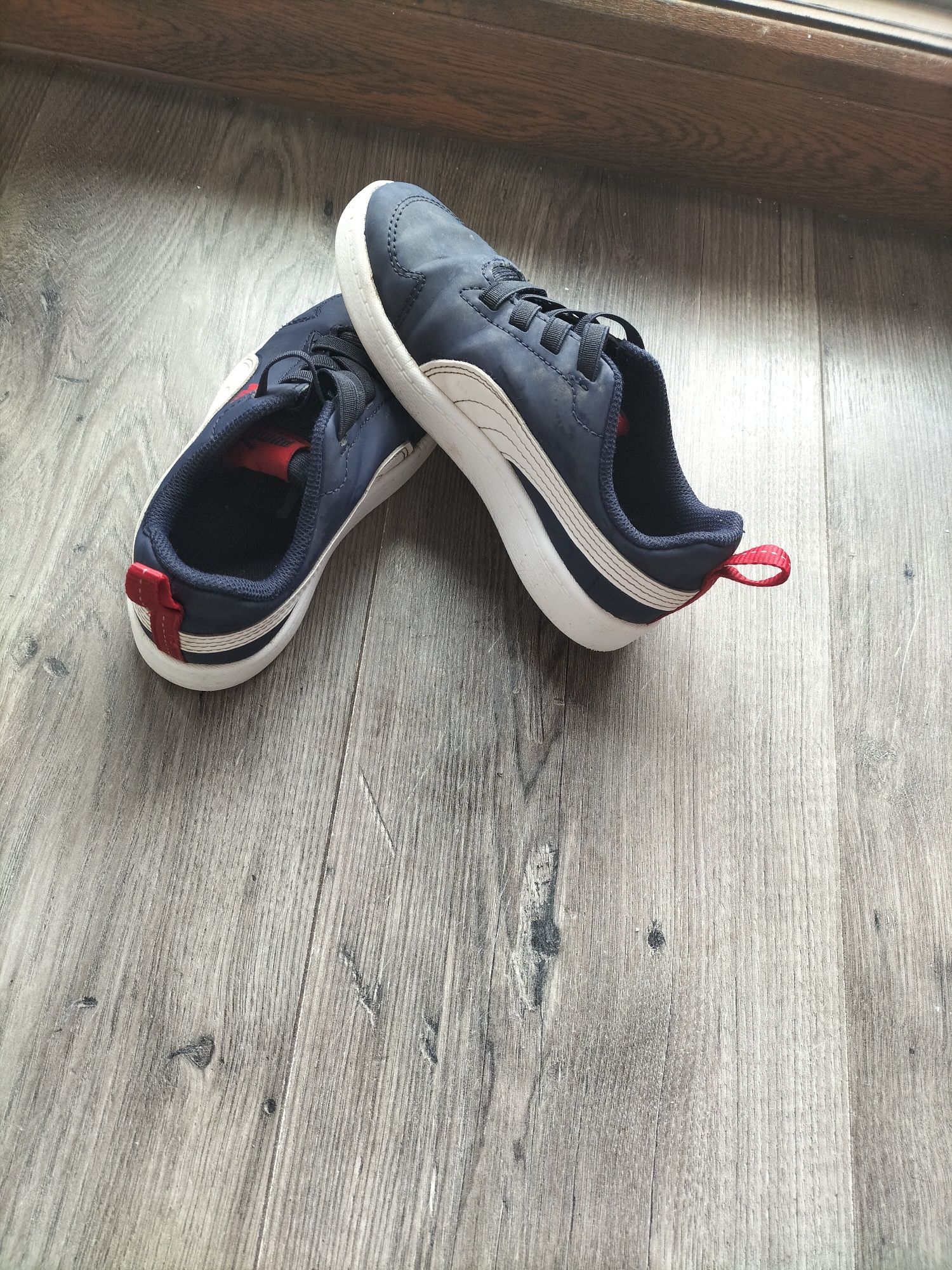 Sprzedam adidasy chłopięce w roz.29,granatowe firmy Puma
