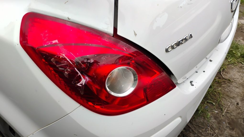 Lampy tylne opel corsa d