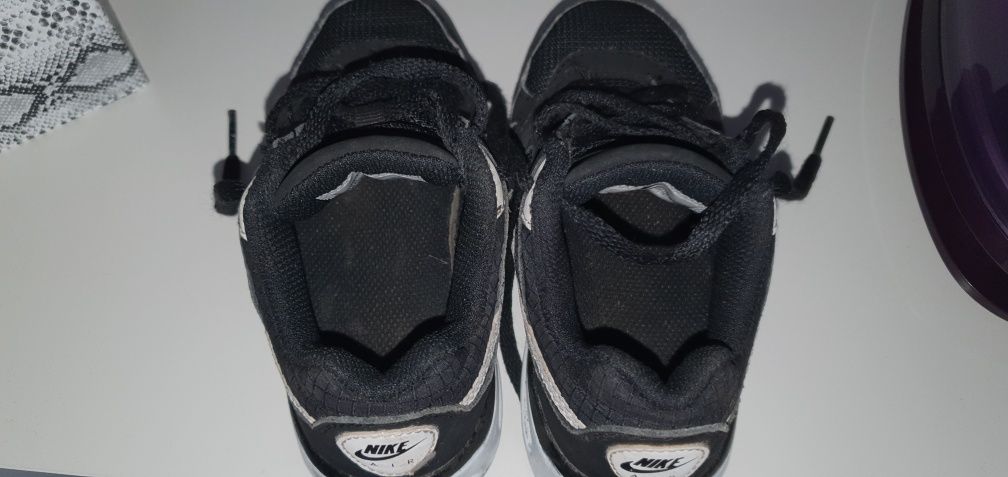 Buty dziecięce Nike Air Max rozmiar 25 wkładka 14cm