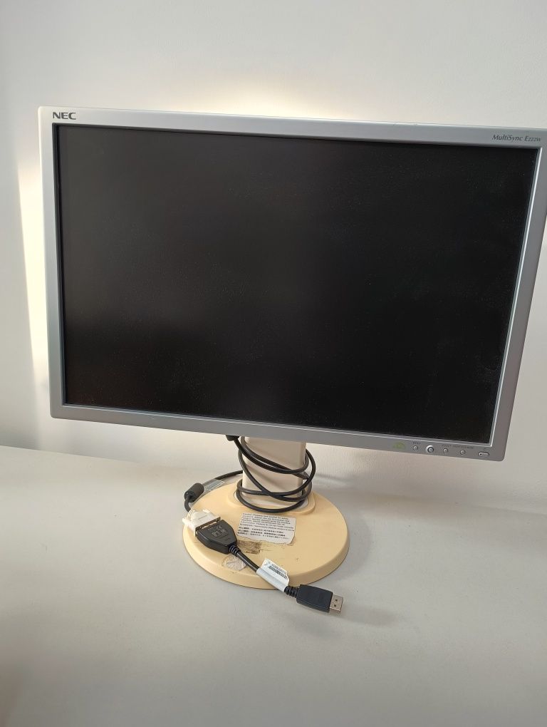 Monitor sprawny NEC E222W