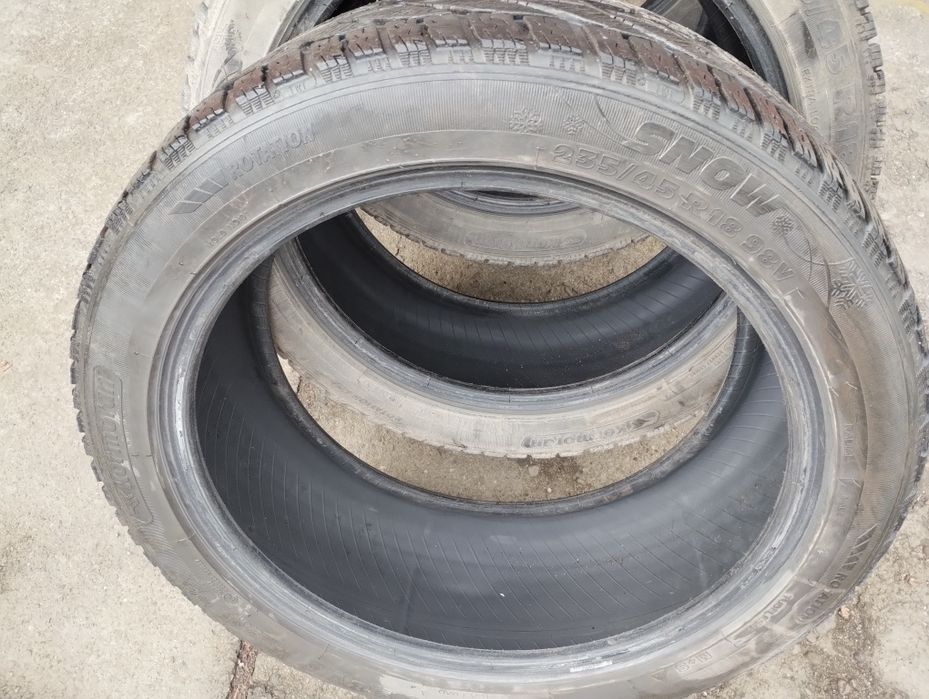 Opony zimowe Kormoran 235/45 r18 4szt