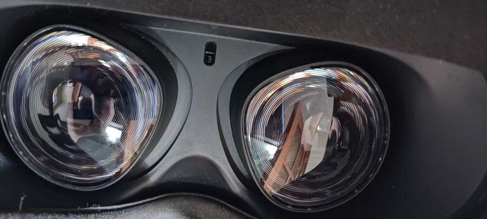 Oculust Quest 2 64GB з одним геймпадом (лівим)