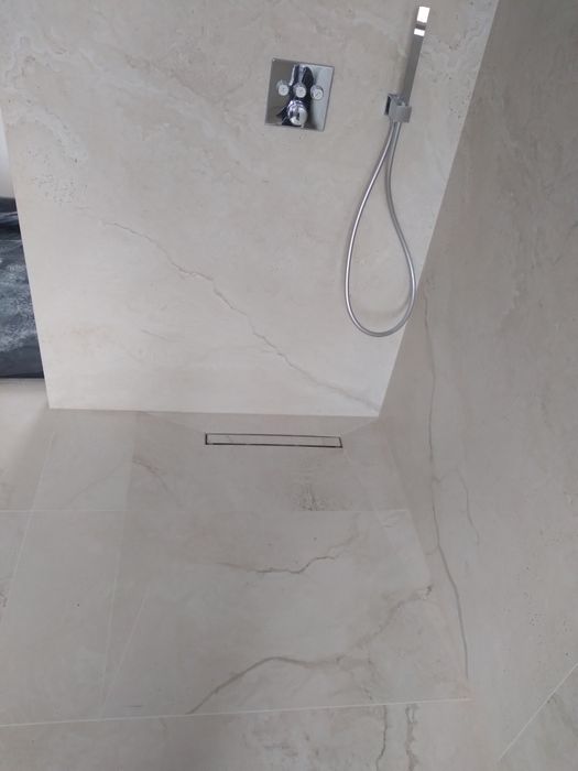 Плиточник,укладання плитки