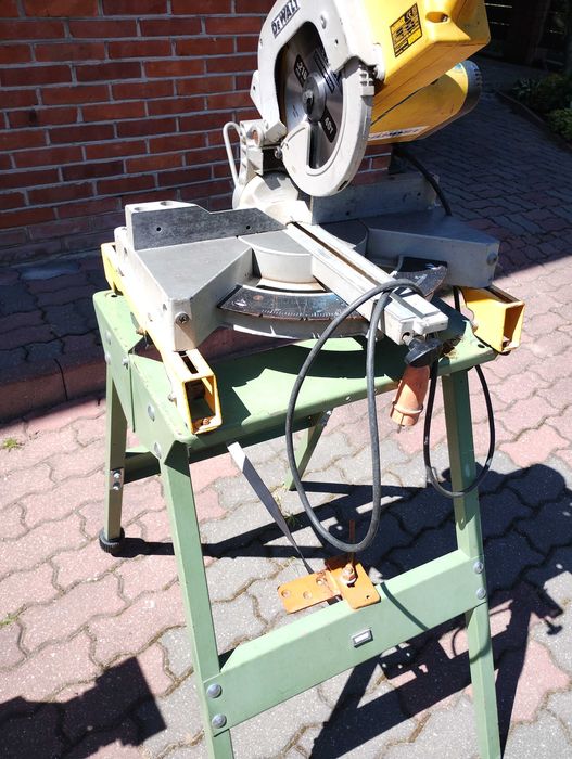 Ukosnica dewalt 707